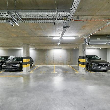 Exclusive Apartments Gwiazdzista With Free Garage Wroclaw By Noclegi Renters Exteriör bild