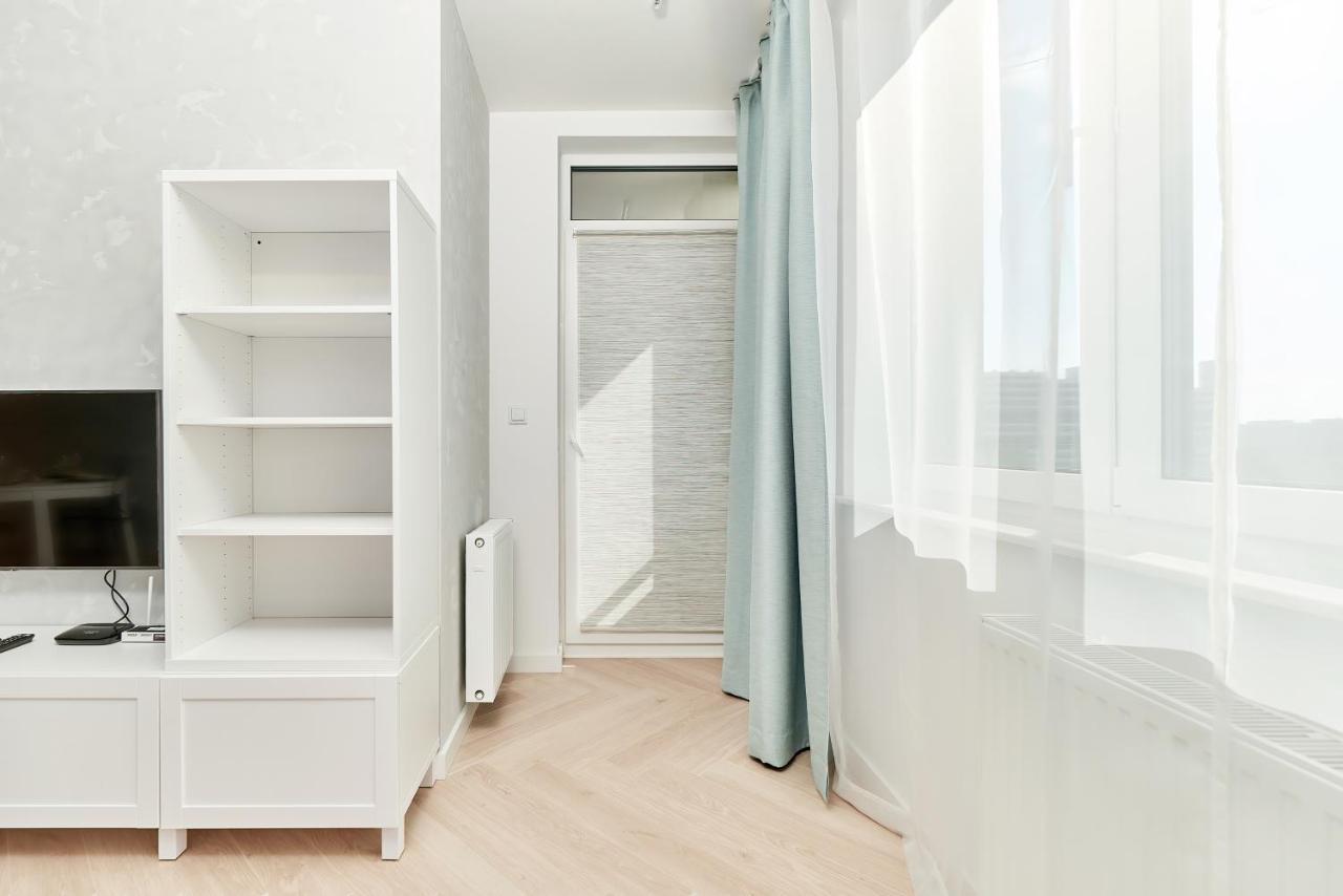 Exclusive Apartments Gwiazdzista With Free Garage Wroclaw By Noclegi Renters Exteriör bild