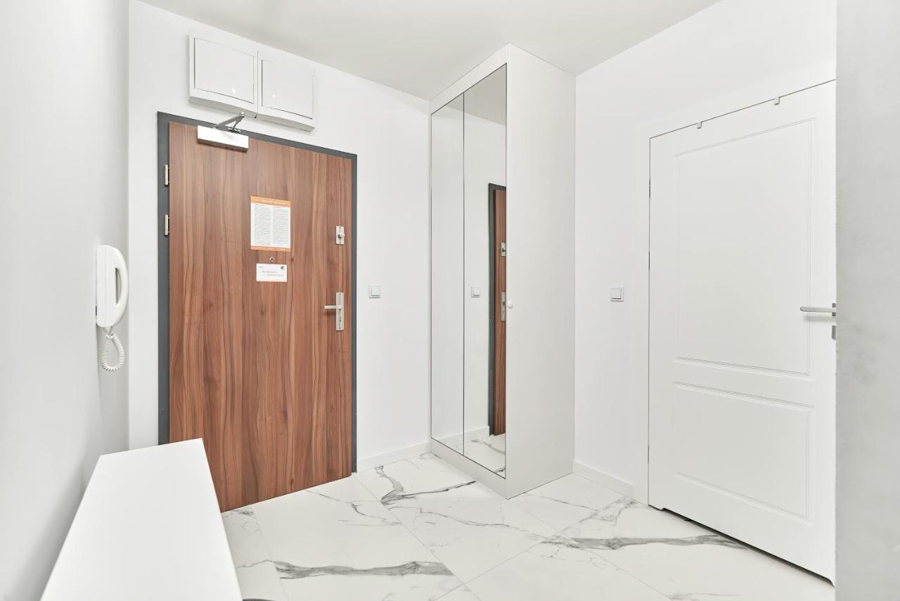 Exclusive Apartments Gwiazdzista With Free Garage Wroclaw By Noclegi Renters Exteriör bild