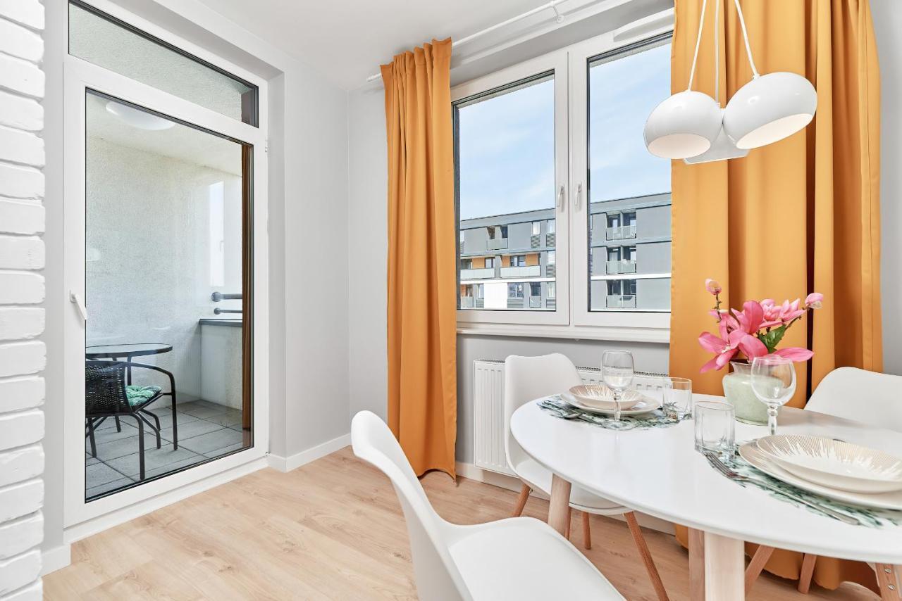 Exclusive Apartments Gwiazdzista With Free Garage Wroclaw By Noclegi Renters Exteriör bild