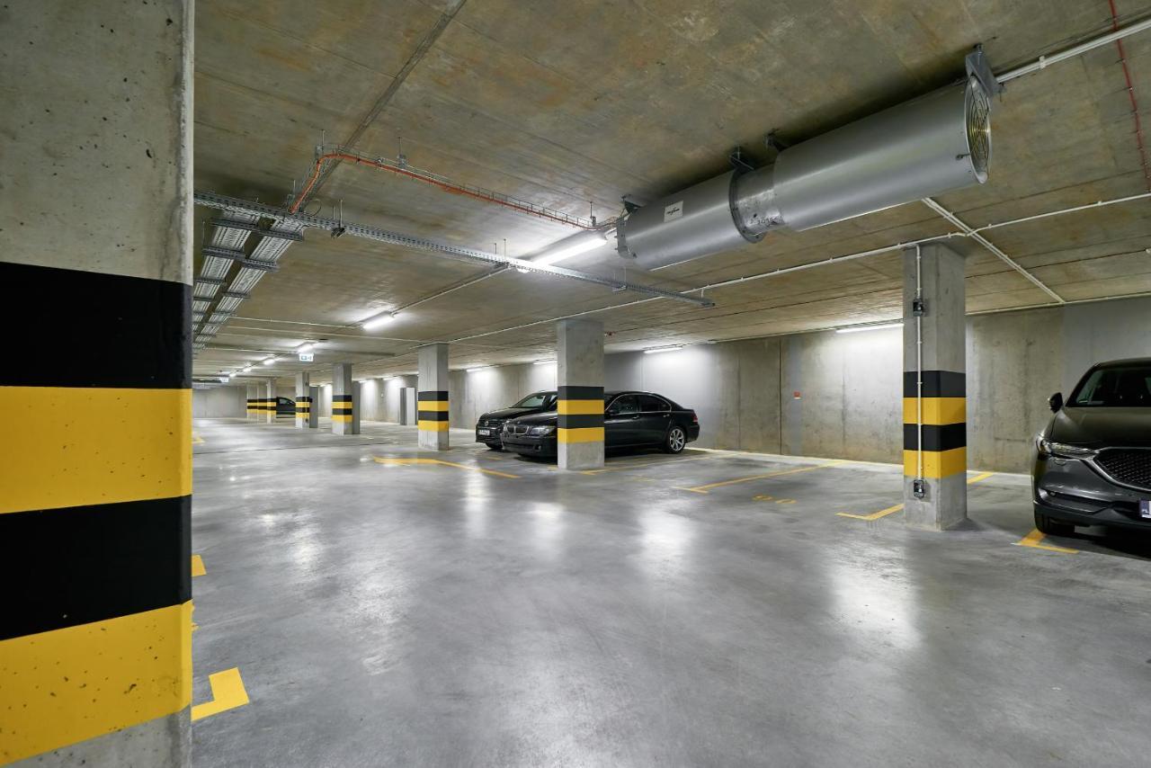 Exclusive Apartments Gwiazdzista With Free Garage Wroclaw By Noclegi Renters Exteriör bild