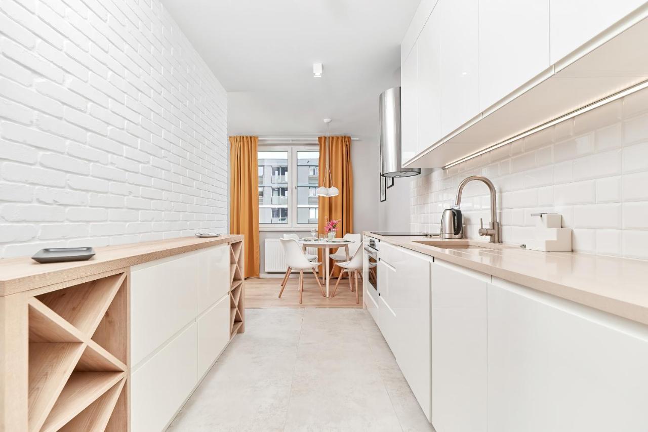 Exclusive Apartments Gwiazdzista With Free Garage Wroclaw By Noclegi Renters Exteriör bild