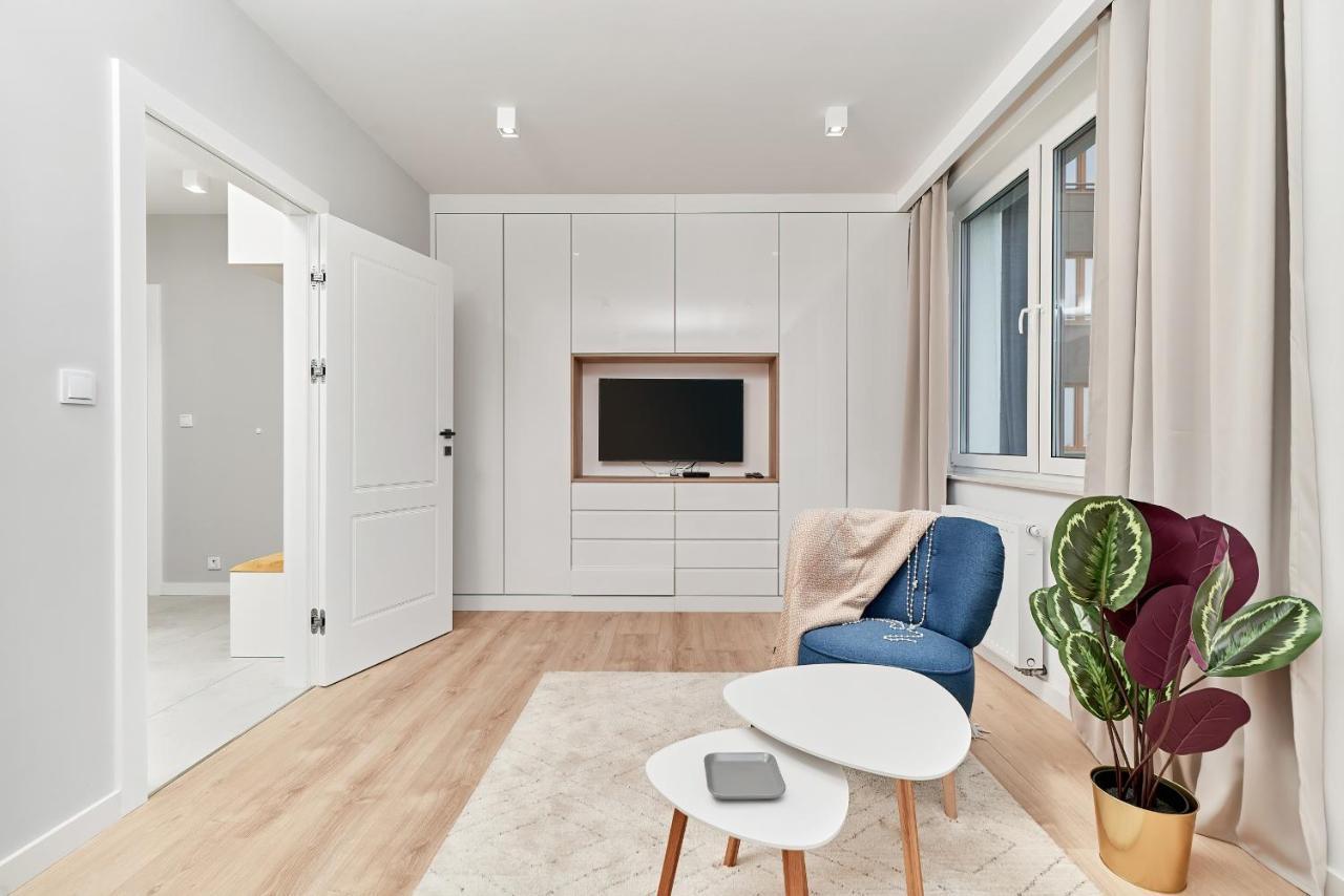 Exclusive Apartments Gwiazdzista With Free Garage Wroclaw By Noclegi Renters Exteriör bild