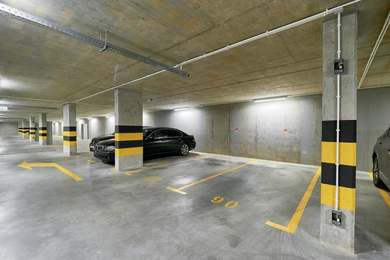 Exclusive Apartments Gwiazdzista With Free Garage Wroclaw By Noclegi Renters Exteriör bild