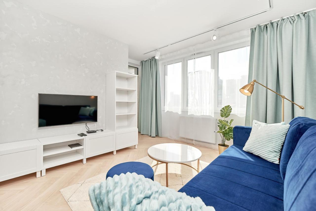Exclusive Apartments Gwiazdzista With Free Garage Wroclaw By Noclegi Renters Exteriör bild