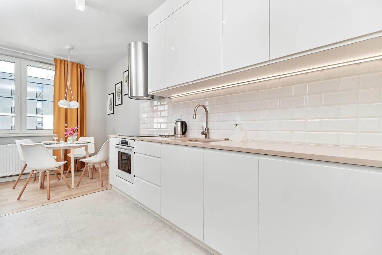 Exclusive Apartments Gwiazdzista With Free Garage Wroclaw By Noclegi Renters Exteriör bild